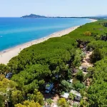 مكان تخييم Camping&village Le Cernie 3*