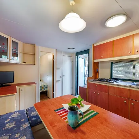 אתר קמפינג Camping&village Le Cernie לוצוראי